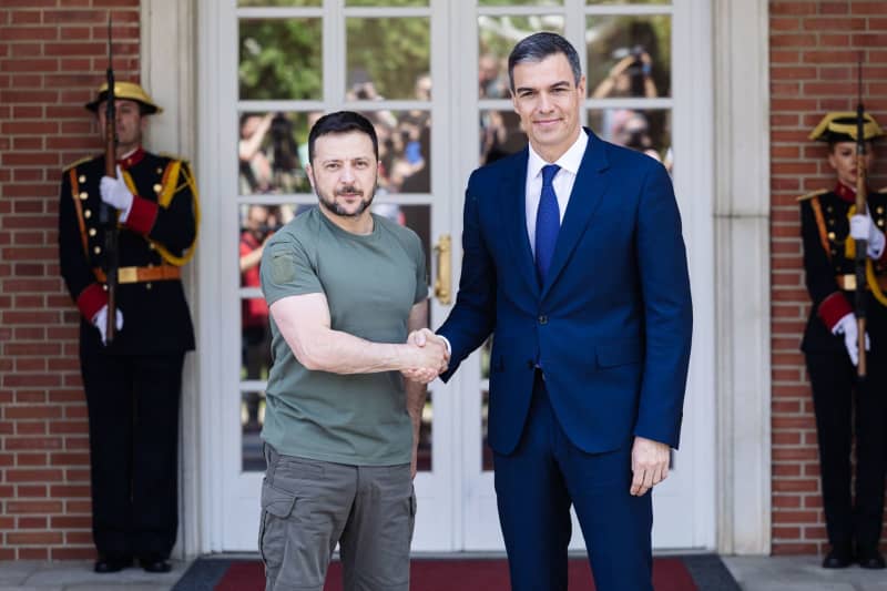 Zelensky meets Prime Minister Sánchez and King Felipe in Spain