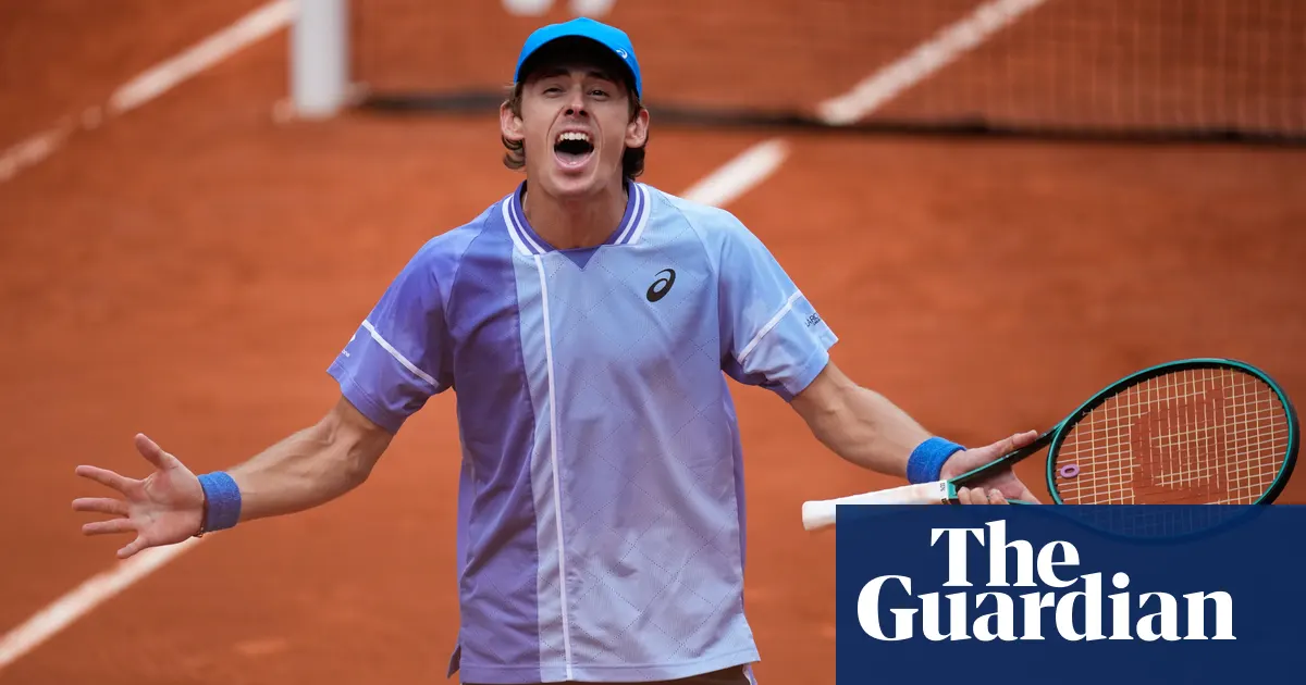 French Open: Alex de Minaur beats Daniil Medvedev to march into quarter-finals