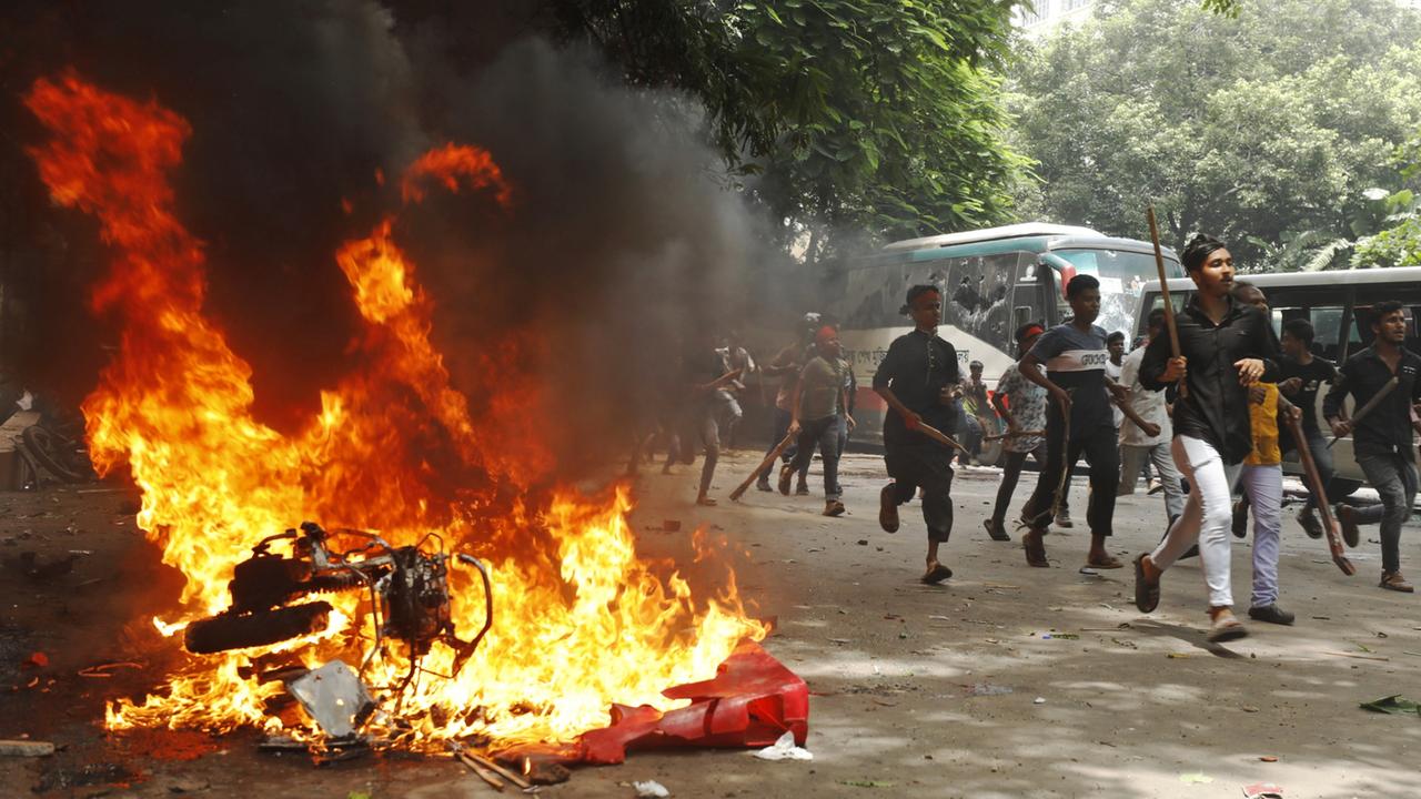 Bangladesh in Turmoil: 100 Dead, Thousands Arrested as Anti-Government Protests Escalate