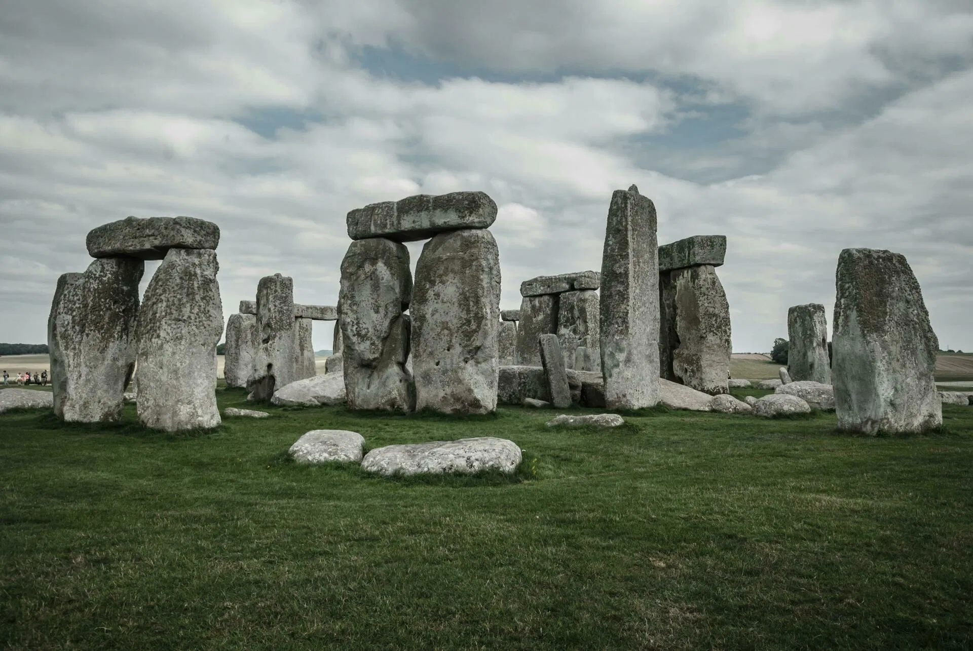 Stonehenge Mystery Solved: Altar Stone Originates from Scotland, Not Wales, New Research Reveals