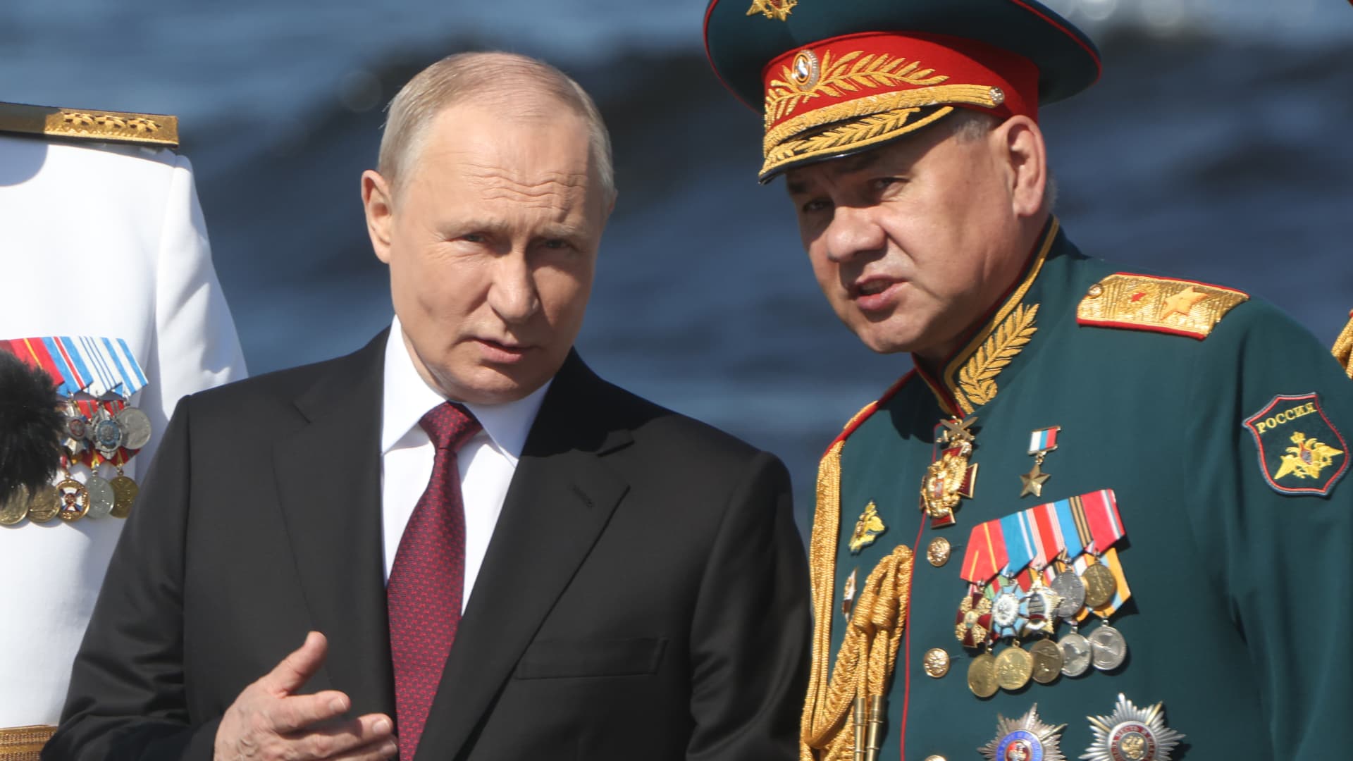 Putin Replaces Defense Minister Amid War Criticism, Shocks Kremlin With Economic Strategist