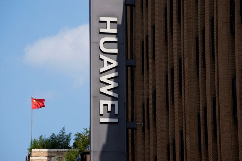 US Export Bans Jolt Huawei Laptop Production, Intel & Qualcomm Licenses Revoked