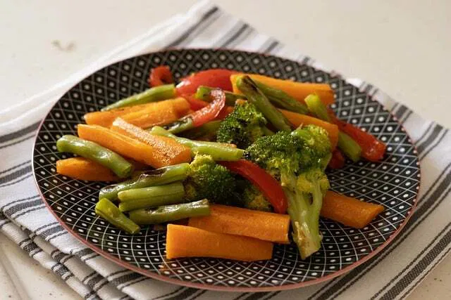 Eight-Week Vegan Diet Lowers Biological Age, Study Finds, But Experts Urge Caution