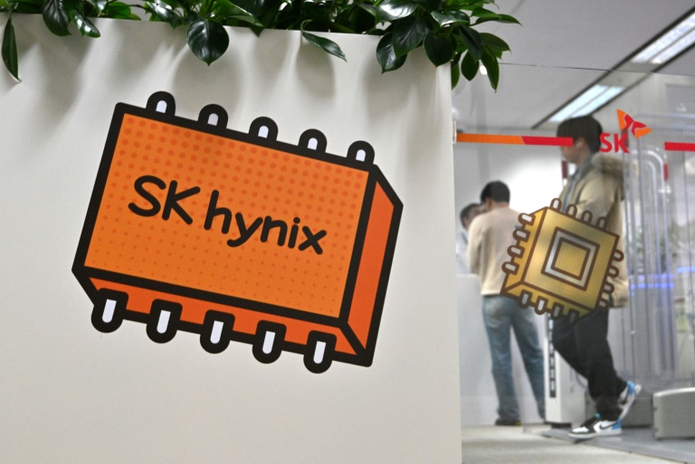 SK Hynix Sells Out 2024 High-End Chip Production Amid AI Boom