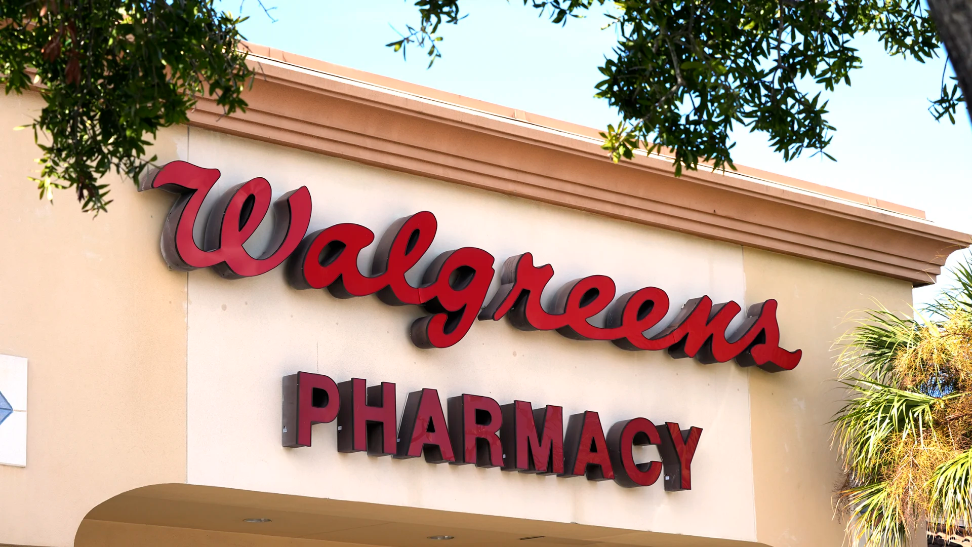 Walgreens to Close 2,150 Stores Amid Economic Struggles, Aims for Turnaround Under New CEO