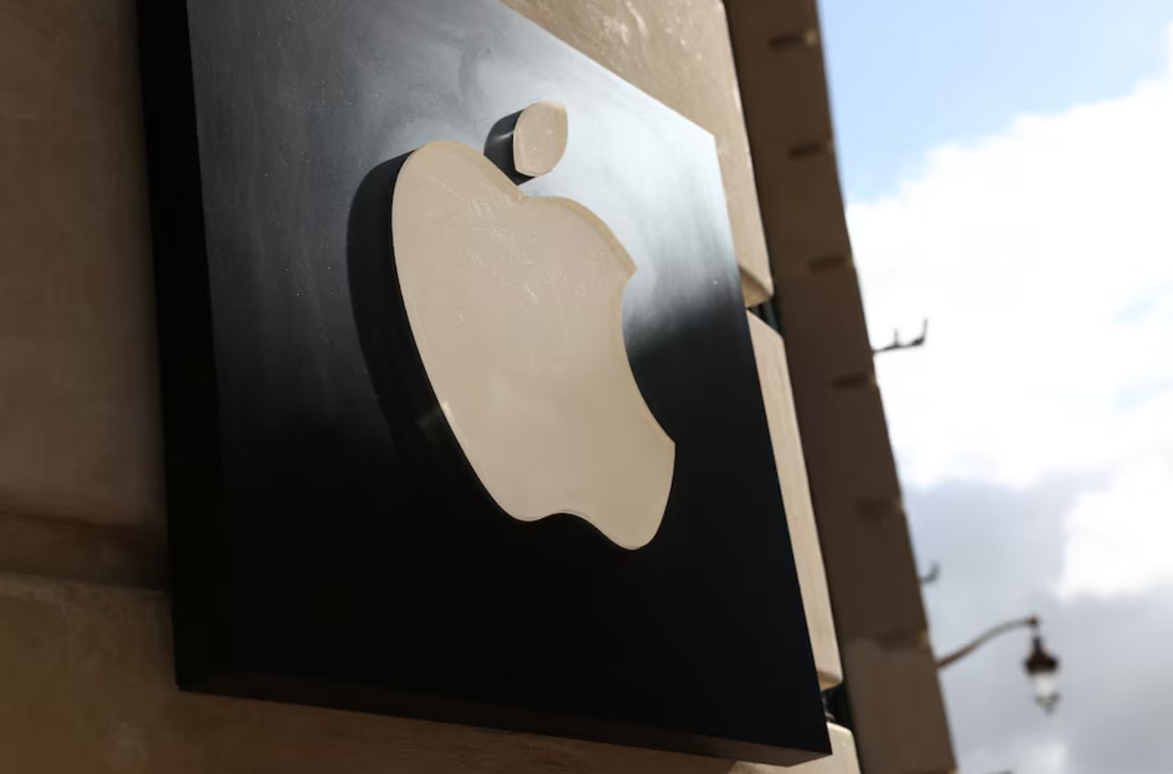 EU Pressures Apple on App Store Interoperability: Faces Potential 10% Revenue Fines