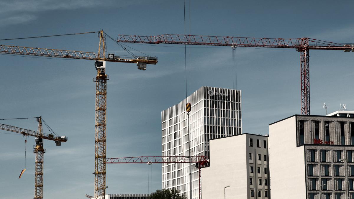 Germany Faces Housing Crisis: New Apartment Builds Set to Plummet Over 40% by 2026